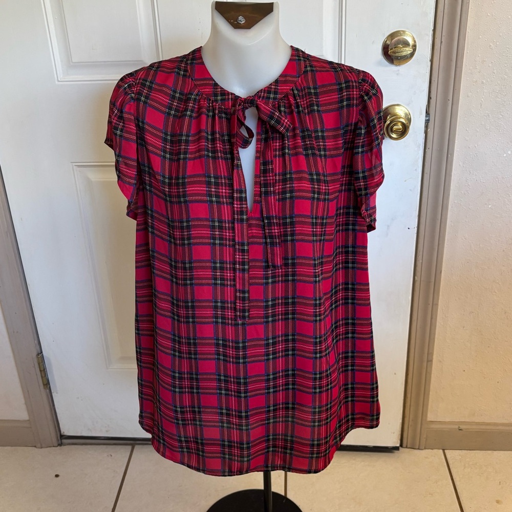 Med Tommy Hilfiger Red Plaid flutter sleeveless tie Neck Blouse.  In EUC!